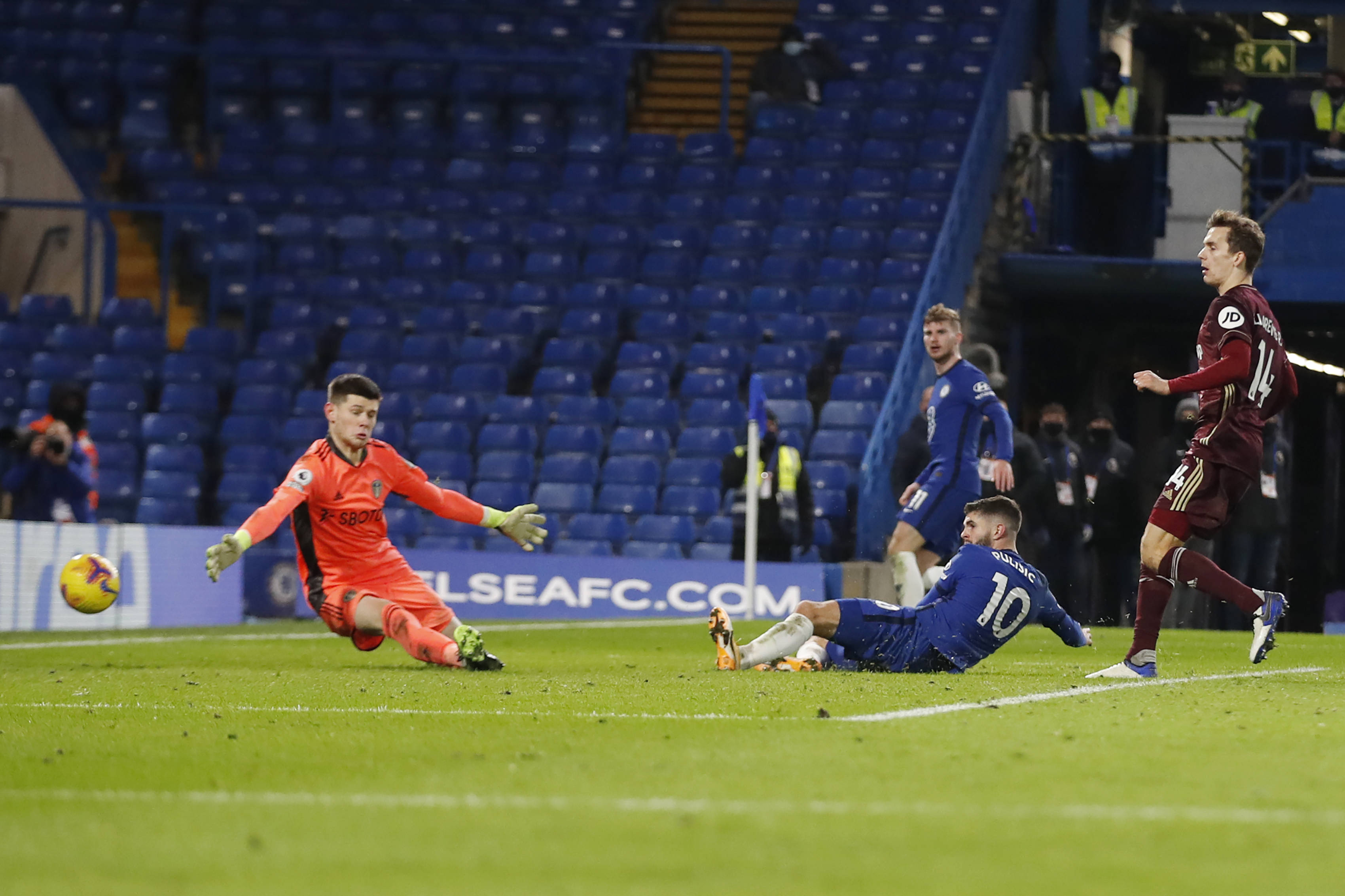 在主场迎战 在主场迎战